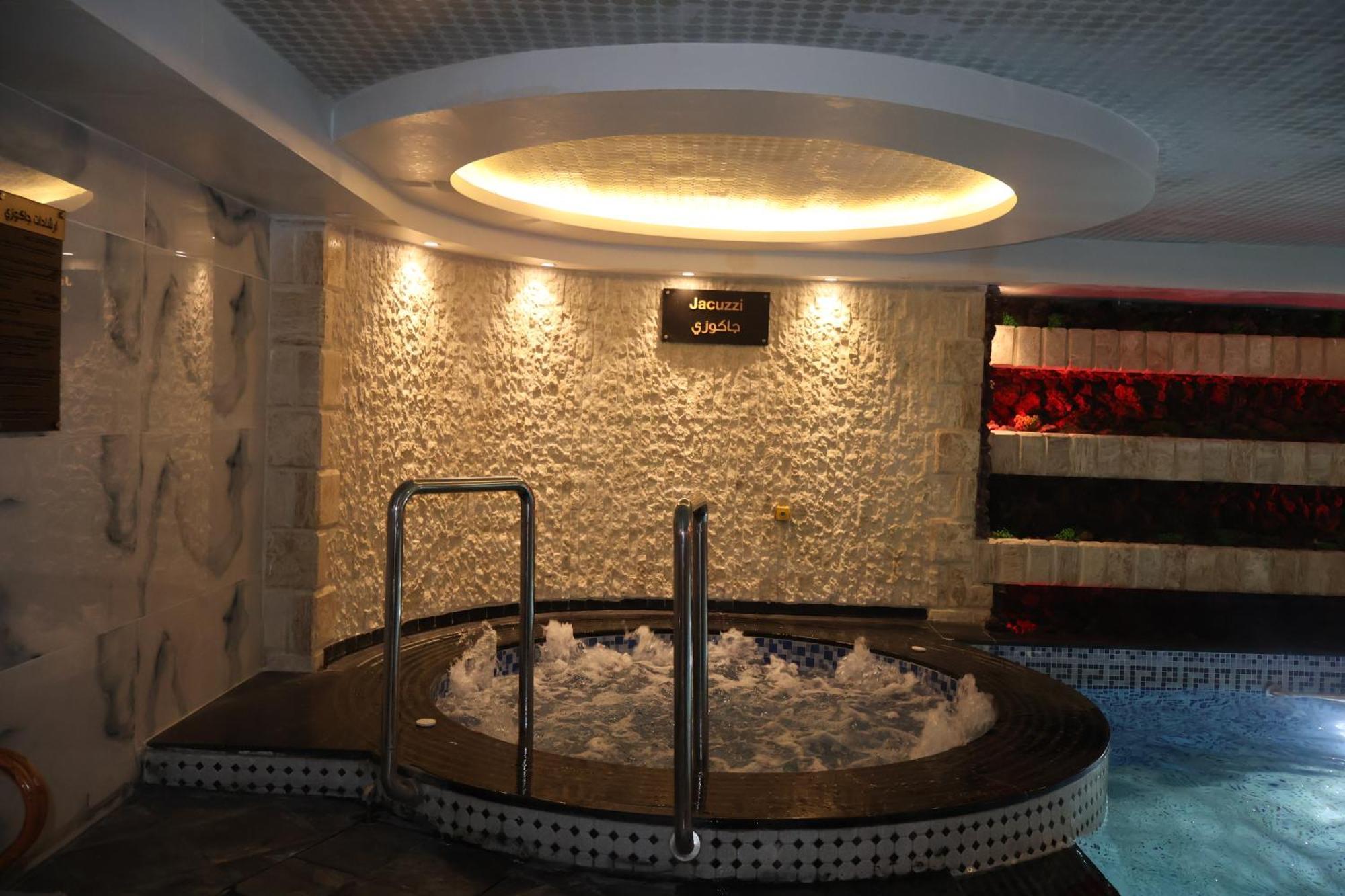 Rival Hotel Amman Buitenkant foto